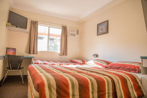 Value Inn - Accommodation Redcliffe 4