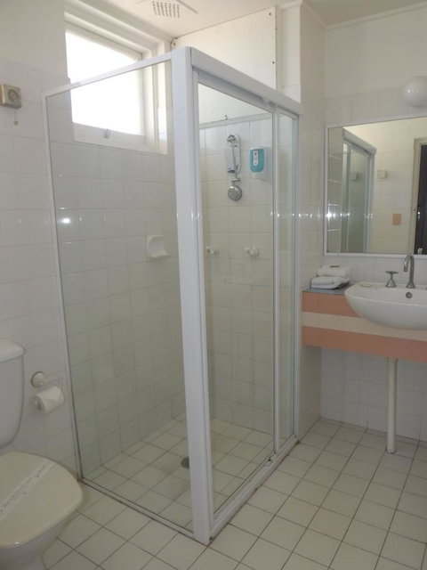 Golden Sands Motor Inn - Accommodation Redcliffe 27