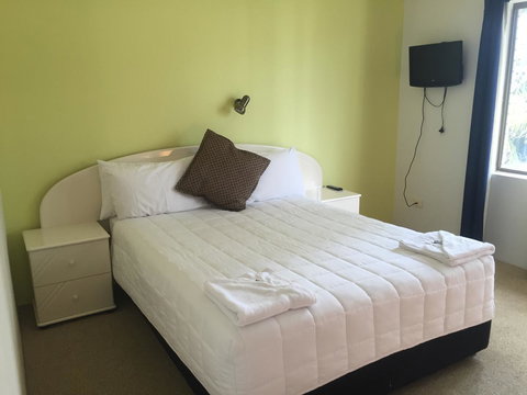 Golden Sands Motor Inn - Accommodation Redcliffe 2