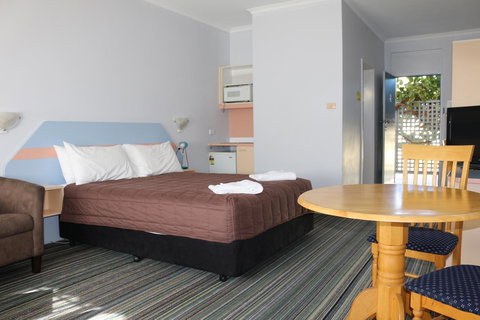 Golden Sands Motor Inn - Accommodation Redcliffe 24