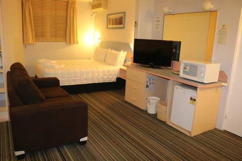 Golden Sands Motor Inn - Accommodation Redcliffe 21