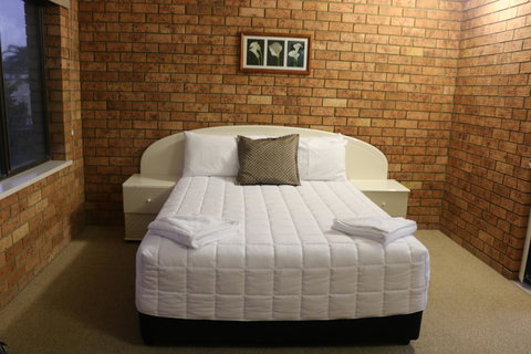 Golden Sands Motor Inn - Accommodation Redcliffe 0