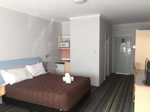 Golden Sands Motor Inn - Accommodation Redcliffe 8