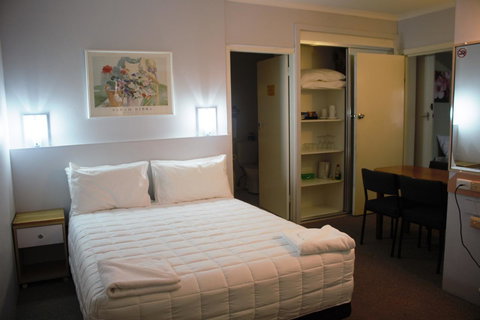 Golden Sands Motor Inn - Accommodation Redcliffe 1