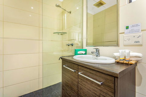 Quality Hotel Darwin Airport - Accommodation Redcliffe 2