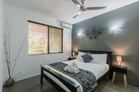 CitySide Apartment - 2 Bedroom With Private Courtyard - Accommodation Redcliffe 17