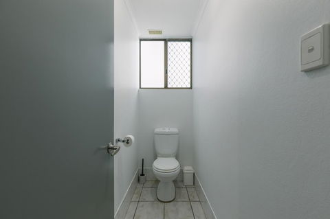 CitySide Apartment - 2 Bedroom With Private Courtyard - Accommodation Redcliffe 20