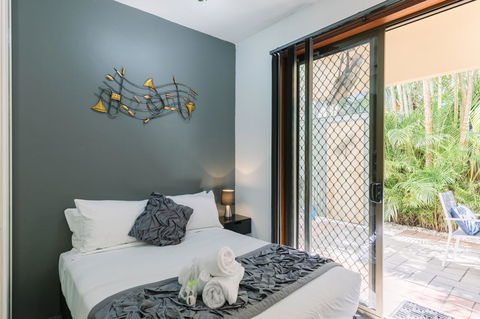 CitySide Apartment - 2 Bedroom With Private Courtyard - Accommodation Redcliffe 14