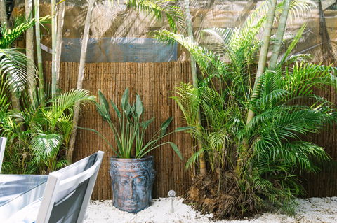 CitySide Apartment - 2 Bedroom With Private Courtyard - Accommodation Redcliffe 11