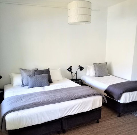 Arafura Blue - Accommodation Redcliffe 12