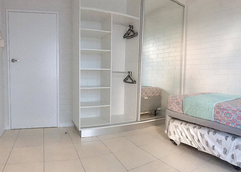 Cozy Room For A Great Stay In Darwin - Excellent Location - Accommodation Redcliffe 5