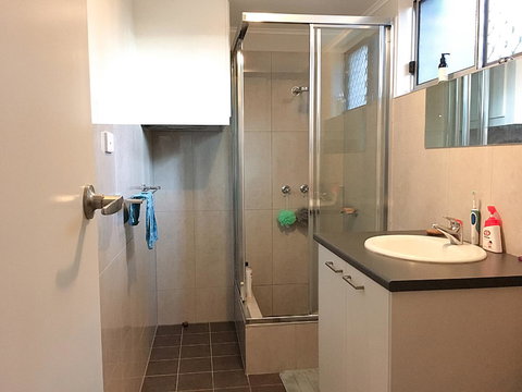 Cozy Room For A Great Stay In Darwin - Excellent Location - Accommodation Redcliffe 8