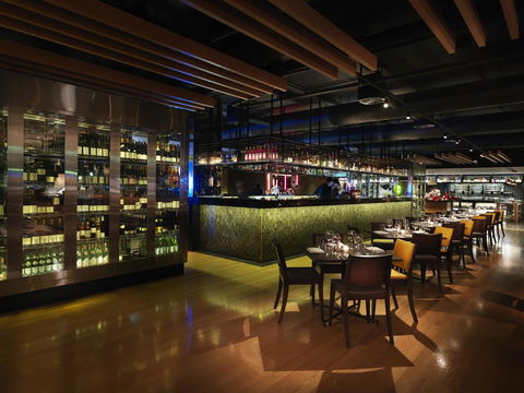 QT Canberra - Accommodation Redcliffe 7