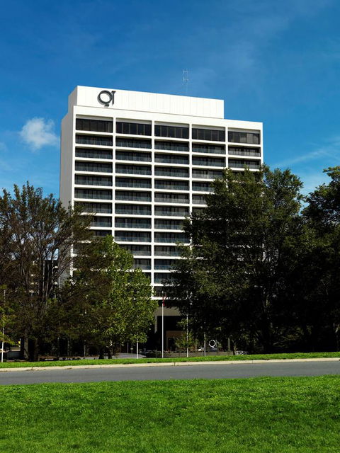 QT Canberra - Accommodation Redcliffe 2