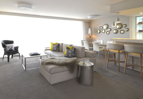 QT Canberra - Accommodation Redcliffe 24