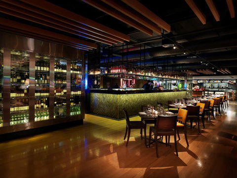 QT Canberra - Accommodation Redcliffe 4