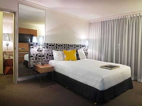 QT Canberra - Accommodation Redcliffe 8