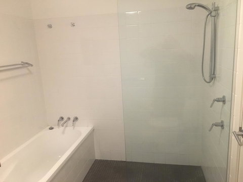 Lennox Holiday Apartments - Accommodation Redcliffe 29