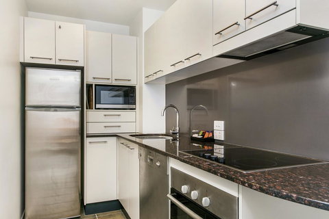 Lennox Holiday Apartments - Accommodation Redcliffe 36