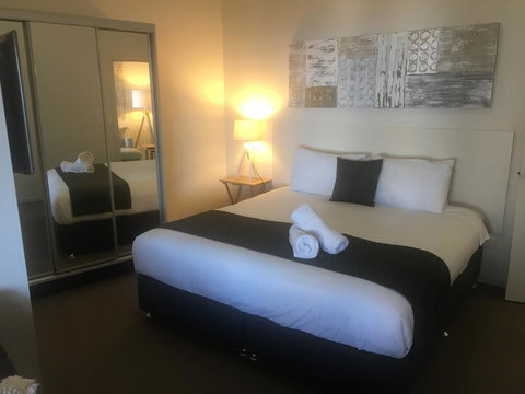 Lennox Holiday Apartments - Accommodation Redcliffe 16