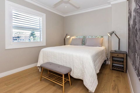 BONDI BREEZE-hosted By:L'Abode Accommodation - Accommodation Redcliffe 2