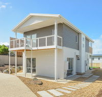 Boomer Beach Retreat - Pet-Friendly - WiFi - Accommodation Redcliffe