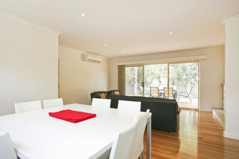 Boston Beach House 46 - Accommodation Redcliffe 3