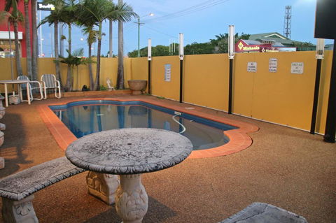 Bourbong St Motel - Accommodation Redcliffe 2