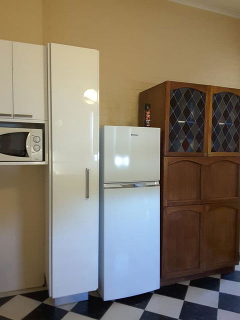 Bourke Apartments - Accommodation Redcliffe 1