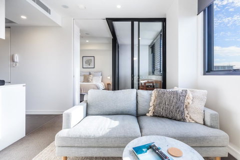 Boutique Apartment In Highly Sought After Arena - Accommodation Redcliffe 3