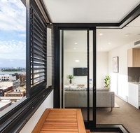 Boutique Apartment In Highly Sought After Arena - Accommodation Redcliffe