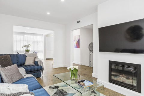 BOUTIQUE STAYS - Brighton By Sea - Accommodation Redcliffe 0