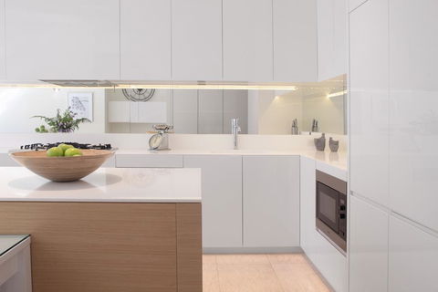 Boutique Stays - The Residence, Brighton Luxury Apartment - Accommodation Redcliffe 3