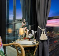 Braddon Penthouse Top Location Netflix WiFi Views - Accommodation Redcliffe