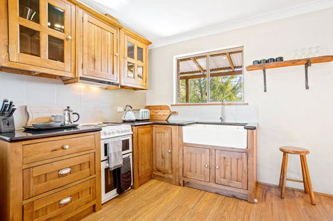 Braeside Cabin Two - Alphitonia - Accommodation Redcliffe 2