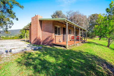 Braeside Cabin Two - Alphitonia - Accommodation Redcliffe 0