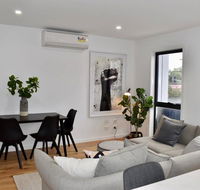 Brand New 2 Bed Apartment with Stunning City Views - Accommodation Redcliffe