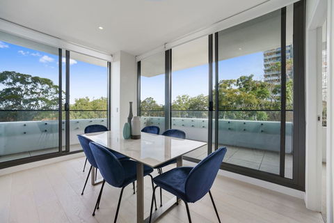 Brand New Luxury Walking To Shopping Mall, Cinema. - Accommodation Redcliffe 2