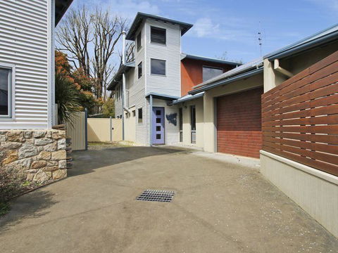 Breakaway Bright - Superb Townhouse - Accommodation Redcliffe 0