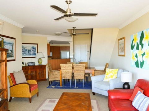 Breakers 1/10 - Accommodation Redcliffe 1