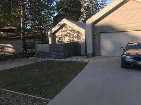 Bridal Falls Cottage - Accommodation Redcliffe 0