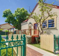 Bright 3-bedroom apartment - Central Armidale - Accommodation Redcliffe