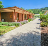 Bright Country Home - Accommodation Redcliffe