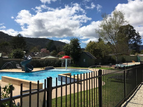 Bright Pine Valley Tourist Park - Accommodation Redcliffe 0