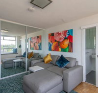 Bright Studio with Amazing City Views - Accommodation Redcliffe