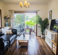 BrightSpacious Home with hotel grade cleanliness. - Accommodation Redcliffe
