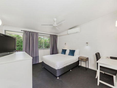 Brook Hotel - Accommodation Redcliffe 1