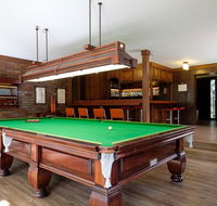 Brookfield Retreat - Large Holiday Home / Group Accommodation - Accommodation Redcliffe