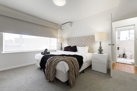 Brunswick Vibe - StayCentral - Accommodation Redcliffe 0