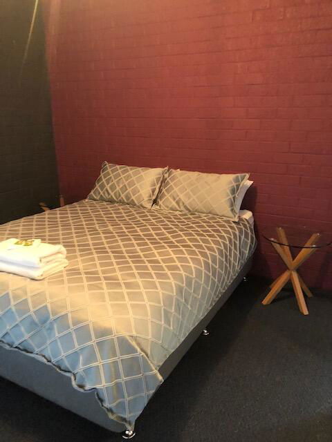 Bull 'n' Bush Hotel Motel - Accommodation Redcliffe 2